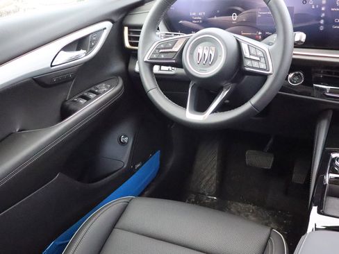 New 2026 Buick Envision Avenir image 9