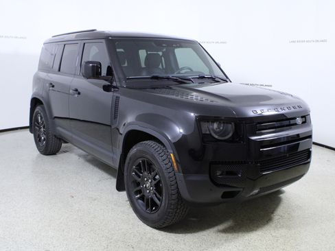 Used 2024 Land Rover Defender 110 S image 3