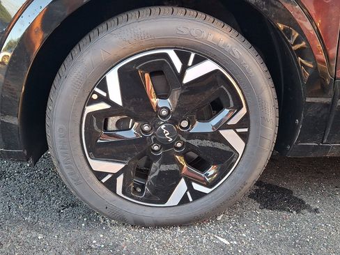 Used 2023 Kia Niro Wind FWD image 4