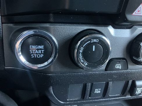 Used 2020 Toyota Tacoma TRD Sport w/ Blackout Package AWD/4WD image 21