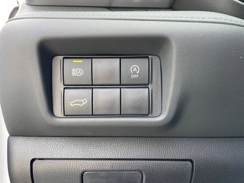 Used 2024 Toyota Highlander XLE image 13