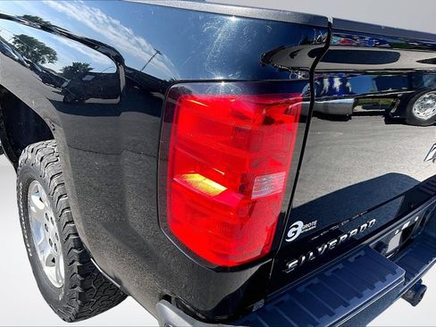 Used 2018 Chevrolet Silverado 1500 Custom w/ Custom Convenience Package AWD/4WD image 30