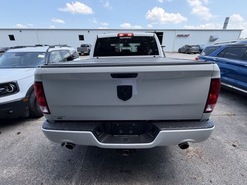 Used 2018 RAM 1500 Express w/ Express Value Package AWD/4WD image 14