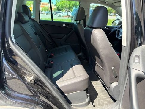 Used 2017 Volkswagen Tiguan Wolfsburg Edition FWD image 12