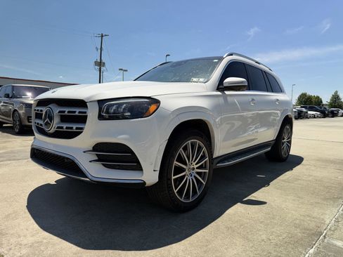 Used 2023 Mercedes-Benz GLS 450 4MATIC image 3