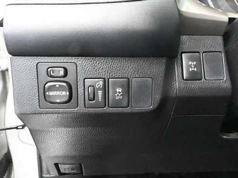 Used 2015 Toyota RAV4 XLE image 31