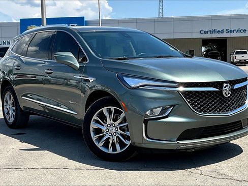 Used 2023 Buick Enclave Avenir image 11