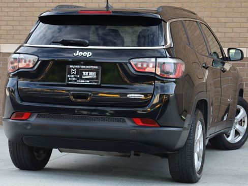 Used 2019 Jeep Compass Latitude FWD image 11