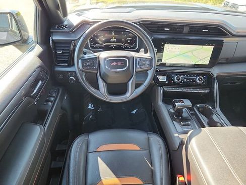 Used 2024 GMC Sierra 1500 AT4 w/ Technology Package AWD/4WD image 11