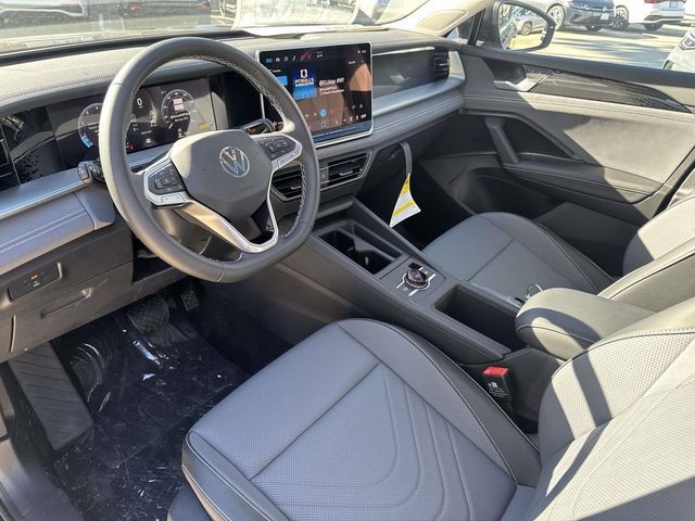 New 2026 Volkswagen Tiguan SE FWD image 13