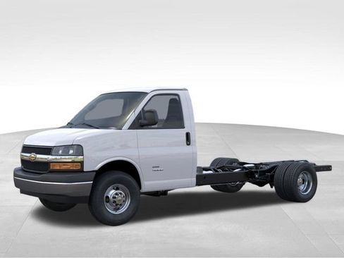 New 2026 Chevrolet Express 3500 w/ Power Convenience Package RWD image 2