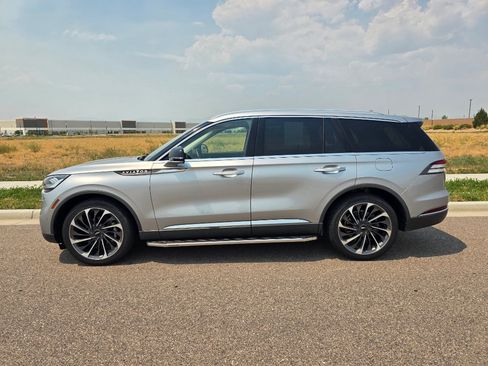 Used 2022 Lincoln Aviator Reserve w/ Equipment Group 201A AWD/4WD image 2
