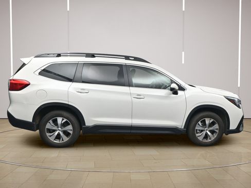 Used 2023 Subaru Ascent Premium w/ Convenience Package AWD/4WD image 8