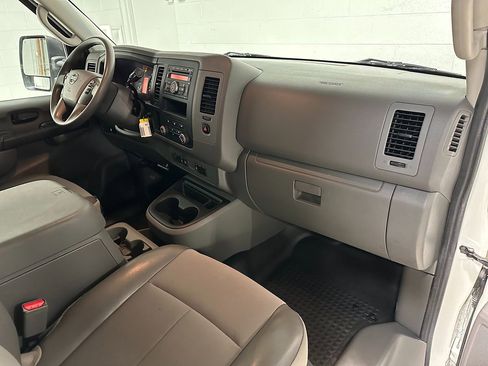 Used 2014 Nissan NV 2500 SV image 17