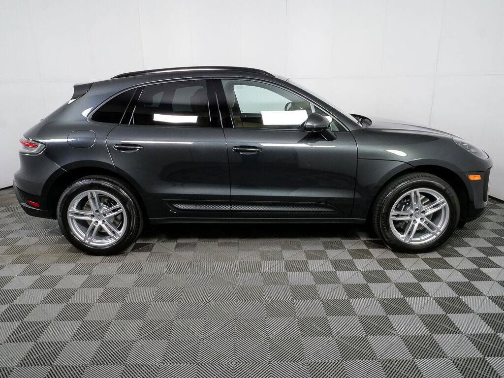 Certified 2026 Porsche Macan AWD/4WD image 27