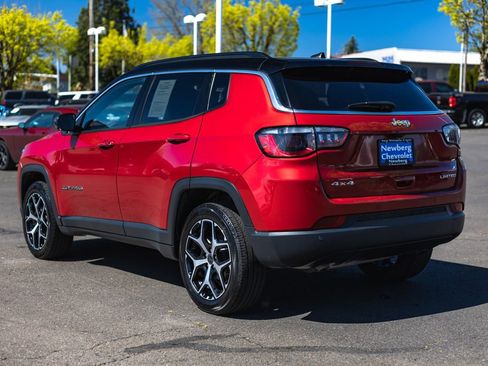 Used 2025 Jeep Compass Limited AWD/4WD image 10