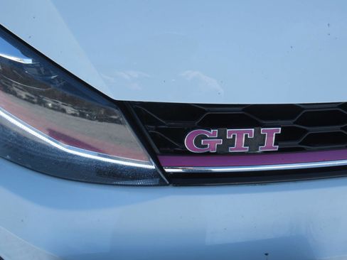 Used 2020 Volkswagen Golf 4-Door image 4