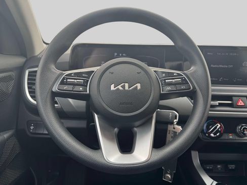 Used 2024 Kia Seltos LX AWD/4WD image 13