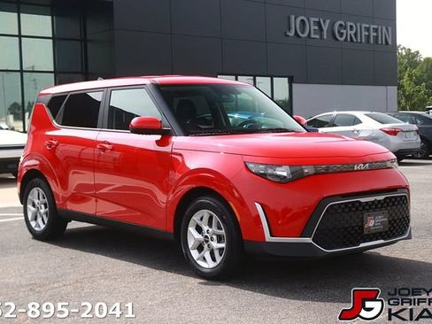 Certified 2024 Kia Soul LX w/ Option Group 015 FWD image 3