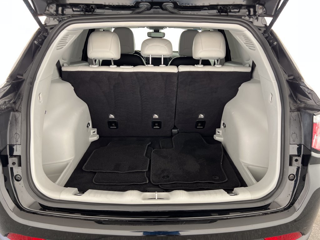 Used 2018 Jeep Compass Latitude w/ Popular Equipment Group AWD/4WD image 24