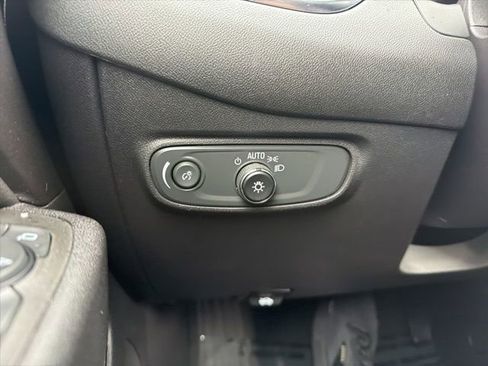 Used 2024 Chevrolet Equinox LT image 38