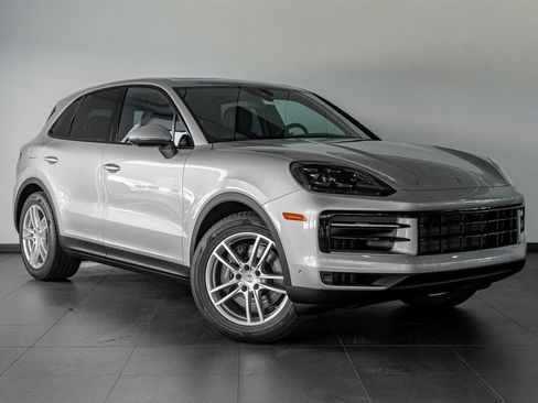Certified 2025 Porsche Cayenne AWD/4WD image 8