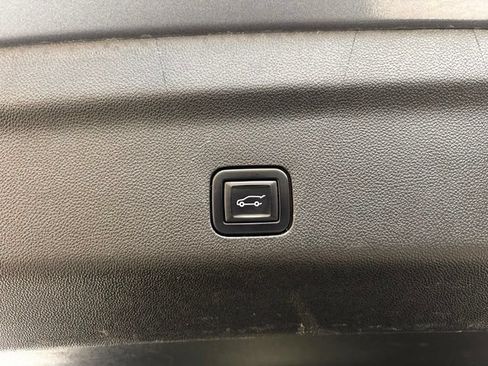 Used 2022 Chevrolet Tahoe Z71 AWD/4WD image 20