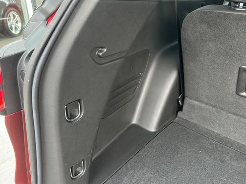 Used 2023 Chevrolet Traverse High Country FWD image 58