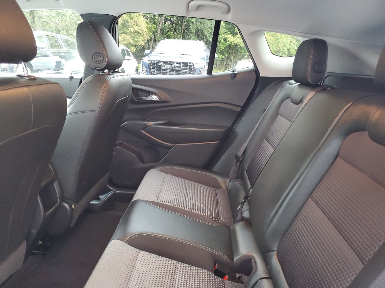 Used 2025 Chevrolet Trax LT FWD image 10