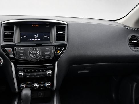 Used 2019 Nissan Pathfinder S AWD/4WD image 34