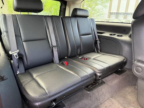 Used 2013 Chevrolet Suburban LTZ image 34