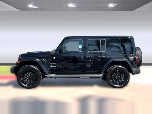 Used 2023 Jeep Wrangler Unlimited Sahara AWD/4WD image 2