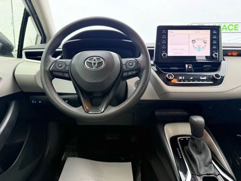 Used 2020 Toyota Corolla LE image 25