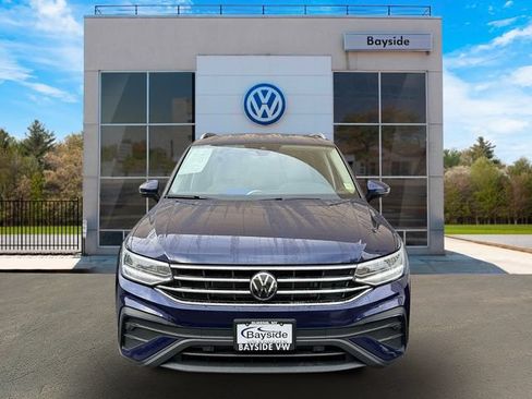 Used 2024 Volkswagen Tiguan SE AWD/4WD image 2