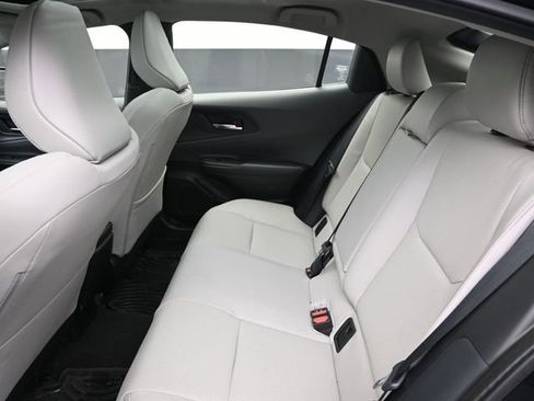 Certified 2024 Toyota Prius XLE image 30