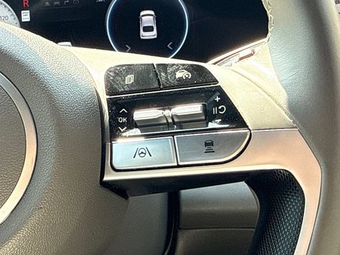 Used 2024 Hyundai Elantra SEL w/ Convenience Package FWD image 27