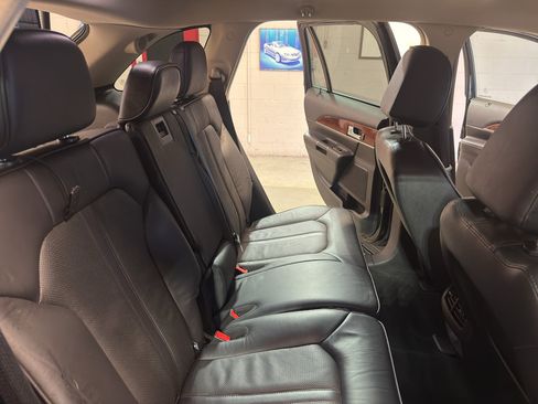 Used 2013 Lincoln MKX AWD image 25