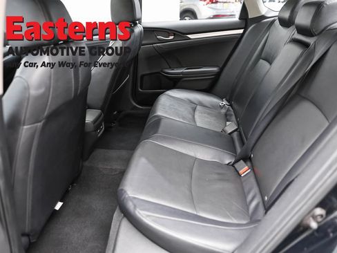 Used 2017 Honda Civic Touring image 19