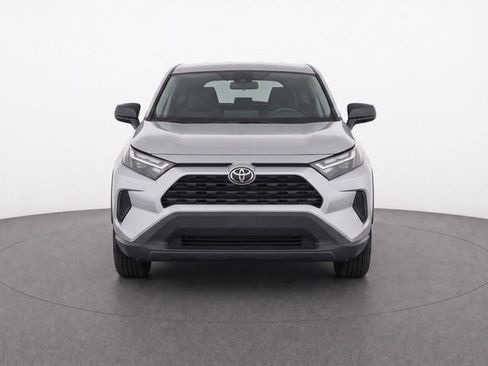 Used 2025 Toyota RAV4 LE AWD/4WD image 5