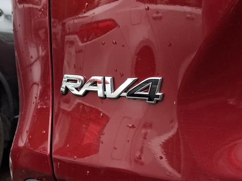 Used 2025 Toyota RAV4 XLE AWD/4WD image 11