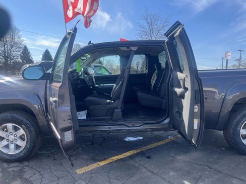 Used 2011 GMC Sierra 1500 SLE w/ Power Tech Package image 9