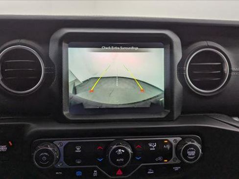 Used 2023 Jeep Wrangler Unlimited Sahara image 29