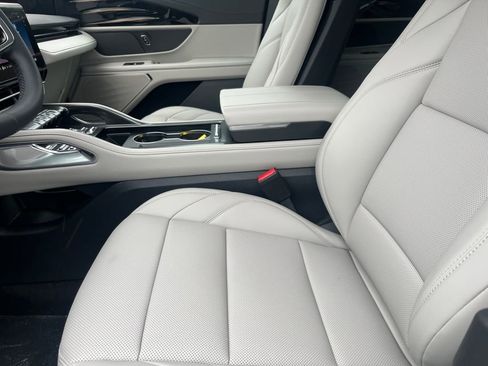 New 2026 Lincoln Nautilus Premier image 22