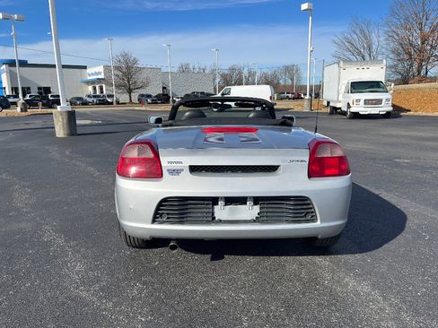 Used 2002 Toyota MR2 image 7
