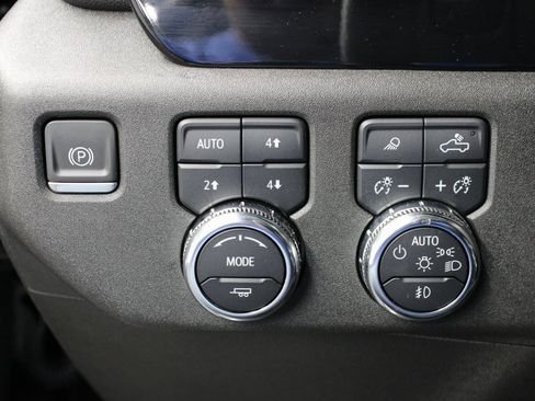 Used 2024 GMC Sierra 1500 SLT image 46