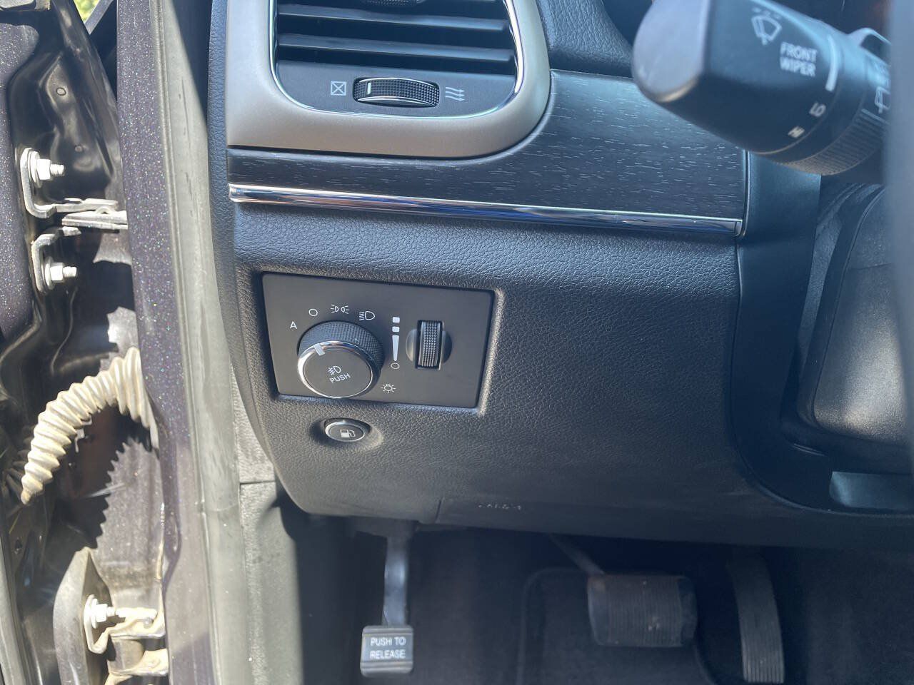 Used 2016 Jeep Grand Cherokee Limited RWD image 15