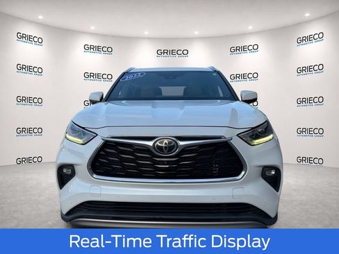 Used 2022 Toyota Highlander Platinum FWD image 2