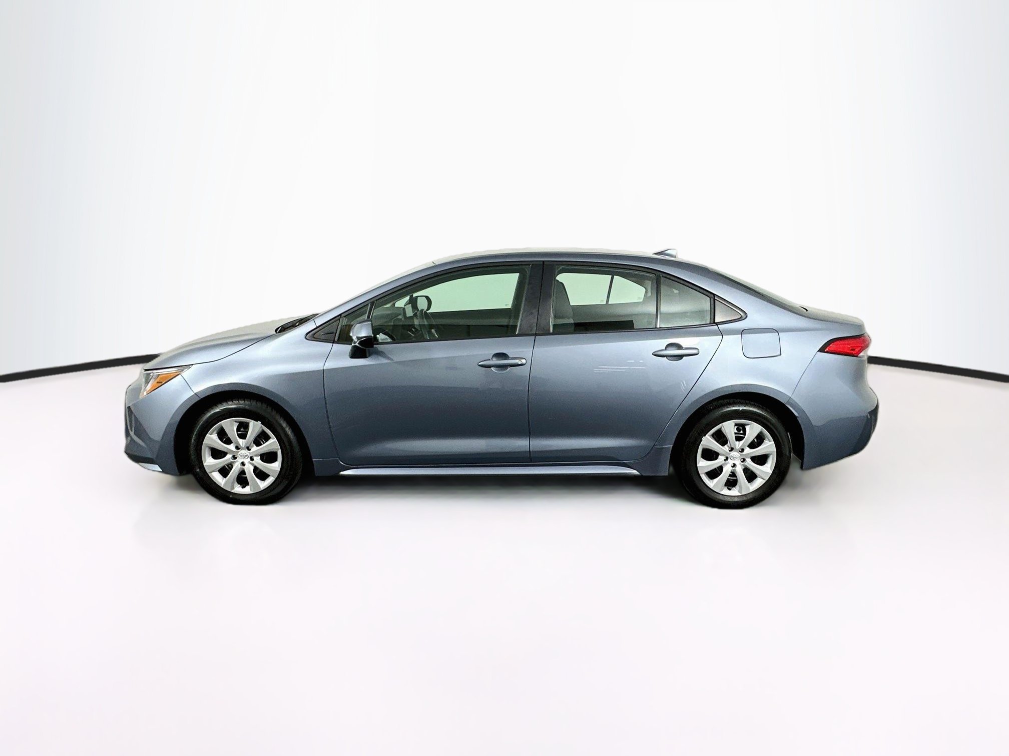 Used 2026 Toyota Corolla LE FWD image 4