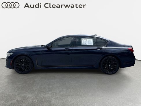 Used 2022 BMW 750i xDrive w/ Executive Package AWD/4WD image 2