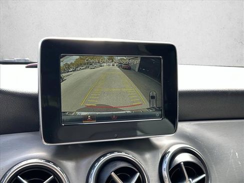 Used 2017 Mercedes-Benz GLA 250 image 11